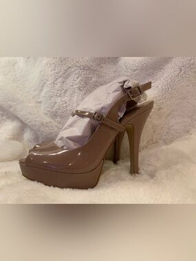 Enzo Angiolini Patent Peep-Toe Platform Heels in Nude/Taupe
